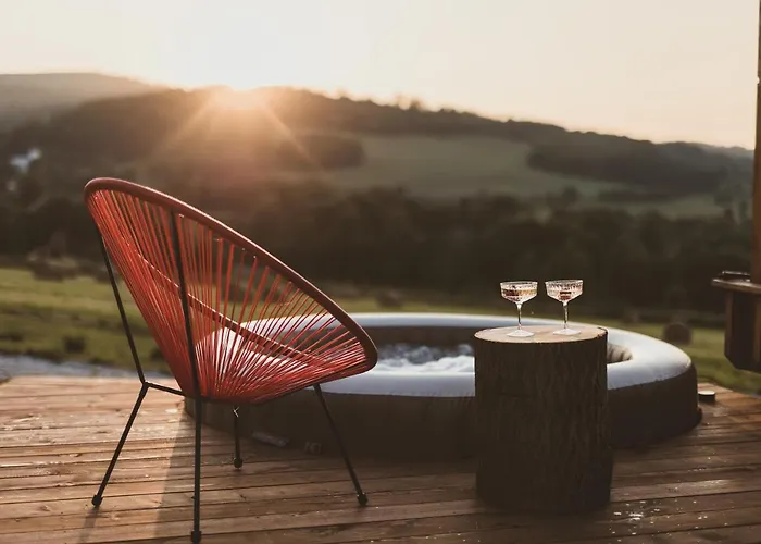 Wymarzone Domki- Z Prywatnymi Jacuzzi I Kominkiem